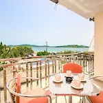 Br With Sea View *
