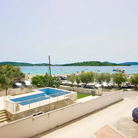 B & R With A Sea View Apartment