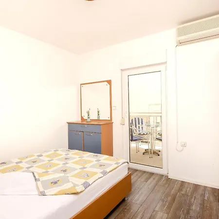 Br With Sea View Apartman *