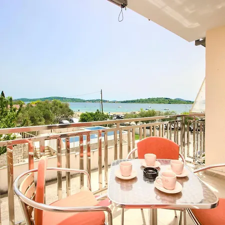 B & R With A Sea View *