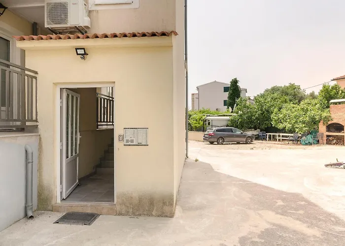 Br With Sea View Srima